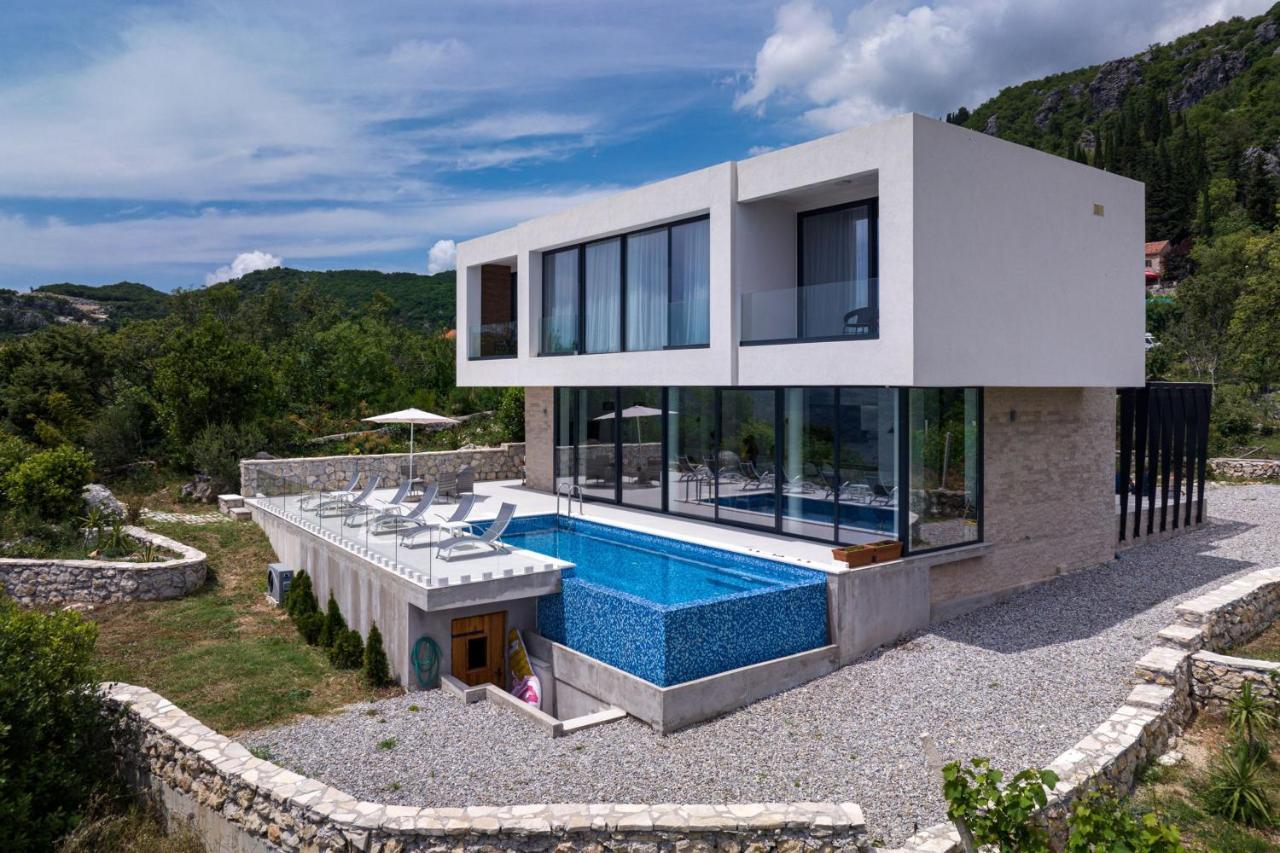 Pool Luxoria Trebesin - Happy Villa *
